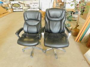 lot 15 image: 2 Black Leather Desk Chairs
