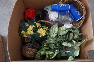 lot 51 image: Misc Items