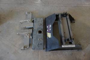 lot 69 image: 5th Wheel Hitch