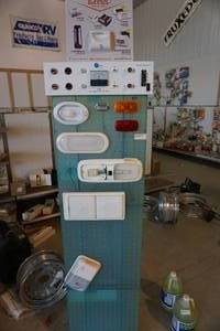 lot 71 image: RV Items
