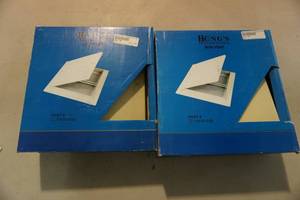 lot 144 image: 2 Hengs Elixir 9 RV Mini Vents