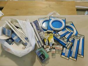 lot 155 image: RV Misc Light Bulbs