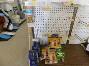 lot 210 image: Misc RV Supplies