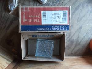 lot 16 image: 13-8x8x3 Glass Blocks