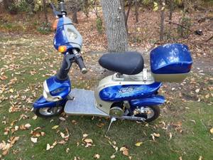 lot 32 image: Extreme Electric Scooter No Key, No Charger