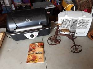 lot 62 image: Crock Pot BBQ Pit, Clean Air Machine & Tricycle Sculpture
