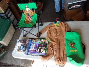 lot 67 image: Scooby Do Costume 3T-4T, Scooby Do Chair, Halloween Make-Up Kit