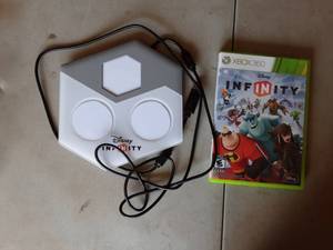 lot 69 image: X-Box 360 & Disney Infinity Game