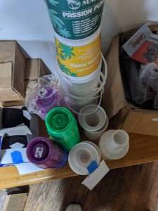 lot 236 image: Plasticware Party Supplies