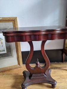 lot 32 image: Vintage Collapsing Solid Wooden Table