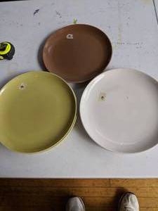 lot 44 image: Lot of Russel Wright Dinner Plates