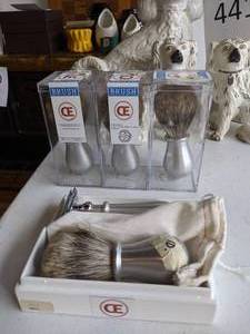 lot 443 image: Shaving Brushes and Razor