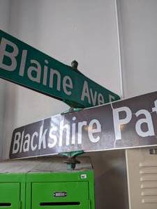 lot 456 image: Random Street Intersection Signs