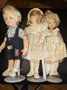lot 105 image: Lot of Porcelain dolls