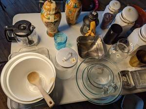 lot 114 image: Lot of Assorted Goods