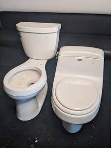 lot 406 image: Pair of Toilets