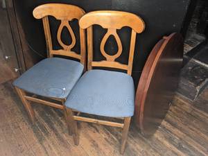 lot 416 image: Pair of Wood Chairs  Round Tabletop