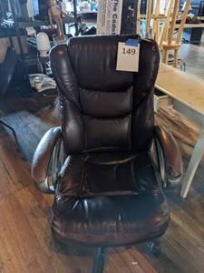 lot 149 image: Rolling Office Chair