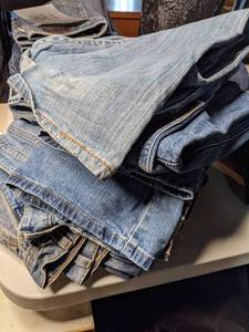 lot 157 image: Lot of Mens Jeans
