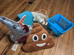 lot 421 image: Plushies and Miscellaneous Decor
