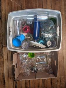 lot 422 image: Two Boxes Full of Glassware