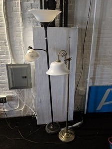 lot 324 image: Lamps