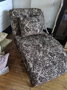lot 361 image: Animal Print Chaise Lounge