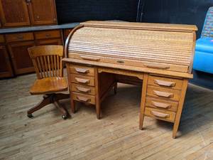 lot 503 image: Vintage Oak Roll Top Desk with Matching Chair