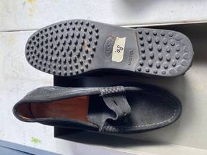 lot 57 image: Mens Tods Suede Shoes - size 11