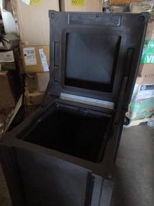 lot 3 image: Commercial Trash Recepticle