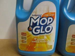lot 23 image: Mop & Glo