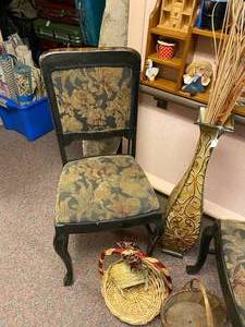 2 Vintage Chairs with Tapersary Back & Seat