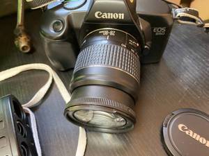 Cannon EOS 850 Camera with Telescoping Lens