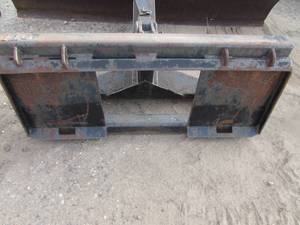 lot 9 image: 3-Point Scrapper Blade With Skid Loader Mount Plate