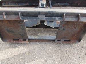 lot 10 image: 3-Point Scrapper Blade With Skid Loader Mount Plate