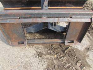 lot 11 image: 3-Point Scrapper Blade With Skid Loader Mount Plate