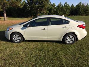 lot 1 image: 2014 Kia Forte LX