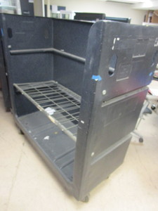 lot 611 image: POLY-TRUX UTILITY CART