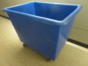 lot 617 image: ROYAL BASKET POLY-TRUCKUTILITY CART