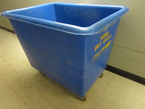 lot 618 image: ROYAL BASKET POLY-TRUCKUTILITY CART