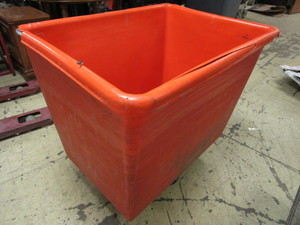 lot 624 image: RUBBERMAID UTILITY CART