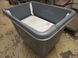 lot 625 image: RUBBERMAID UTILITY CART