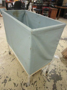 lot 626 image: VINTAGE LAUNDRY CART