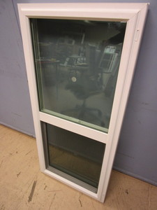 lot 712 image: LINDSAY DOUBLE-HUNG POCKET WINDOW - NEW, 22 x 47