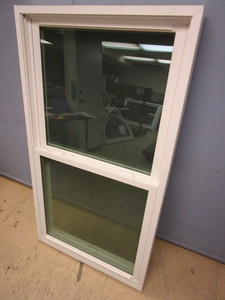 lot 736 image: LINDSAY DOUBLE-HUNG CASEMENT WINDOW - NEW, 31 x 57