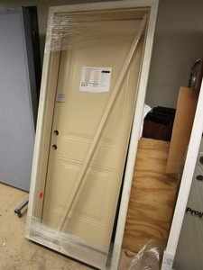 lot 824 image: PRO-VIA LEGACY SINGLE ENTRY DOOR IN FRAMESAVER FRAME - NEW