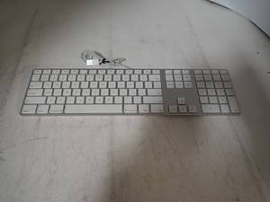 lot 11 image: Wired Apple Keyboard  model A1243