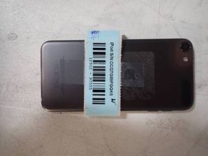 lot 27 image: iPod Touch 6th Gen A1574  16GB storage