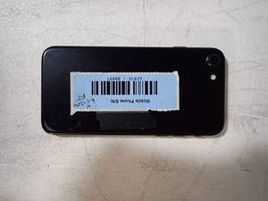 lot 31 image: iPhone 7 A1660  32GB storage