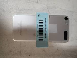 lot 34 image: iPod Touch 6th Gen A1574  16GB storage